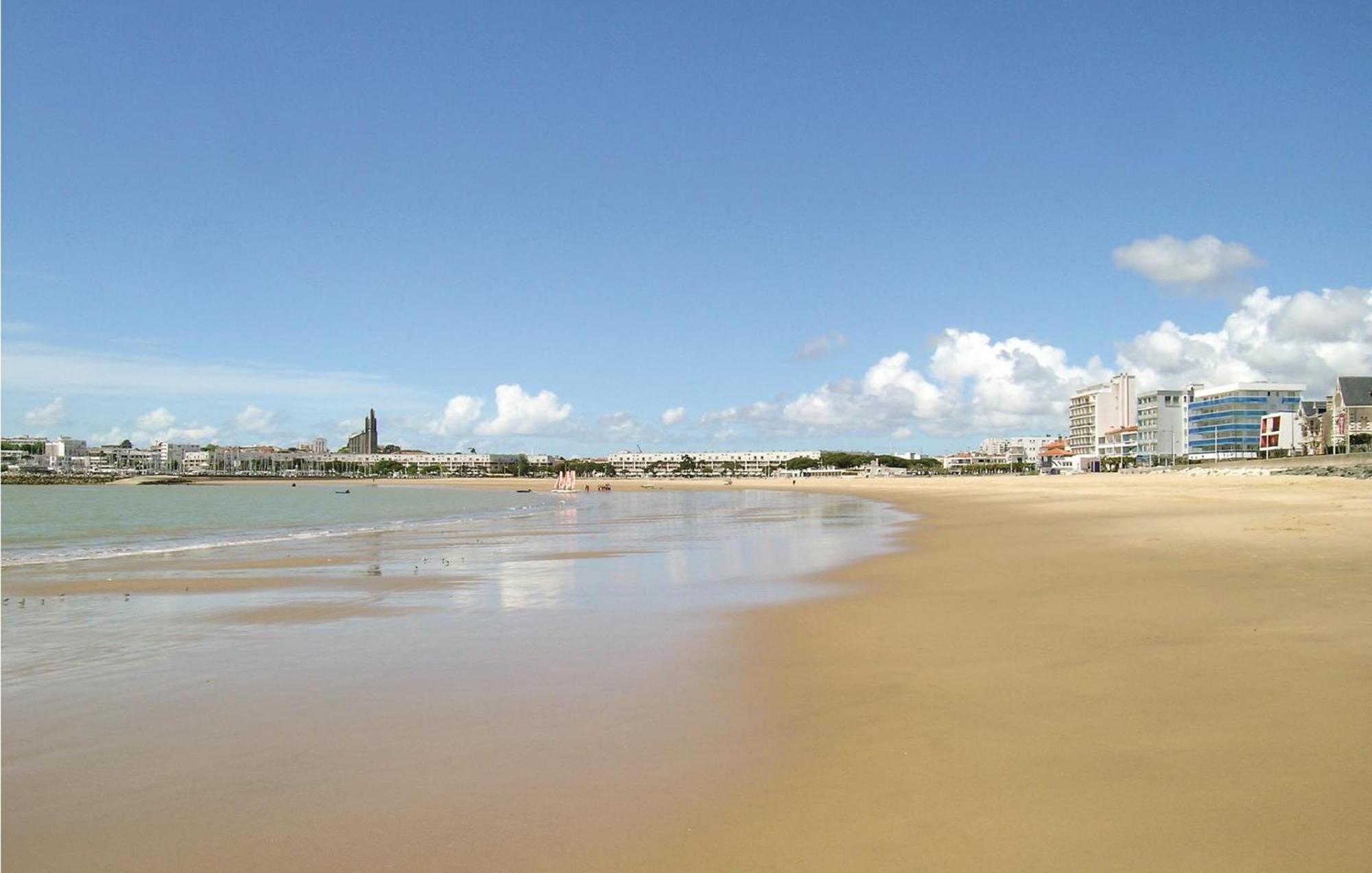 Gorgeous Apartment In Royan With Kitchen Exteriör bild
