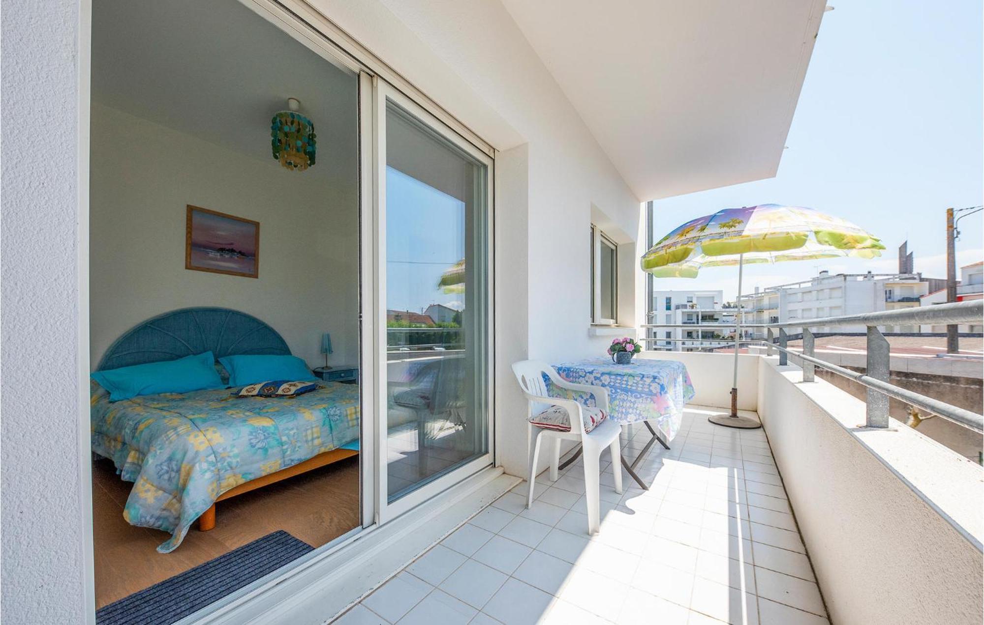Gorgeous Apartment In Royan With Kitchen Exteriör bild