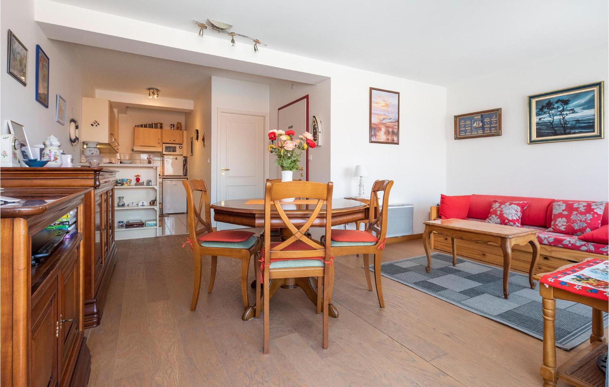 Gorgeous Apartment In Royan With Kitchen Exteriör bild