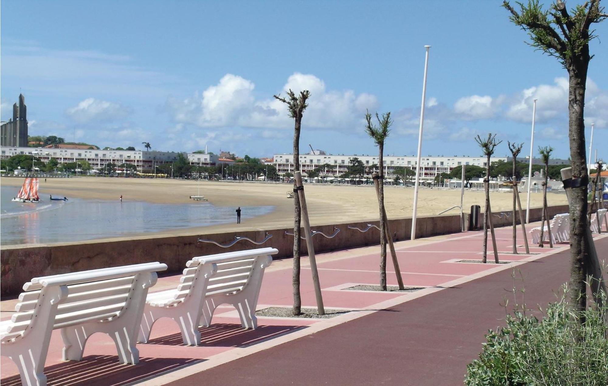 Gorgeous Apartment In Royan With Kitchen Exteriör bild