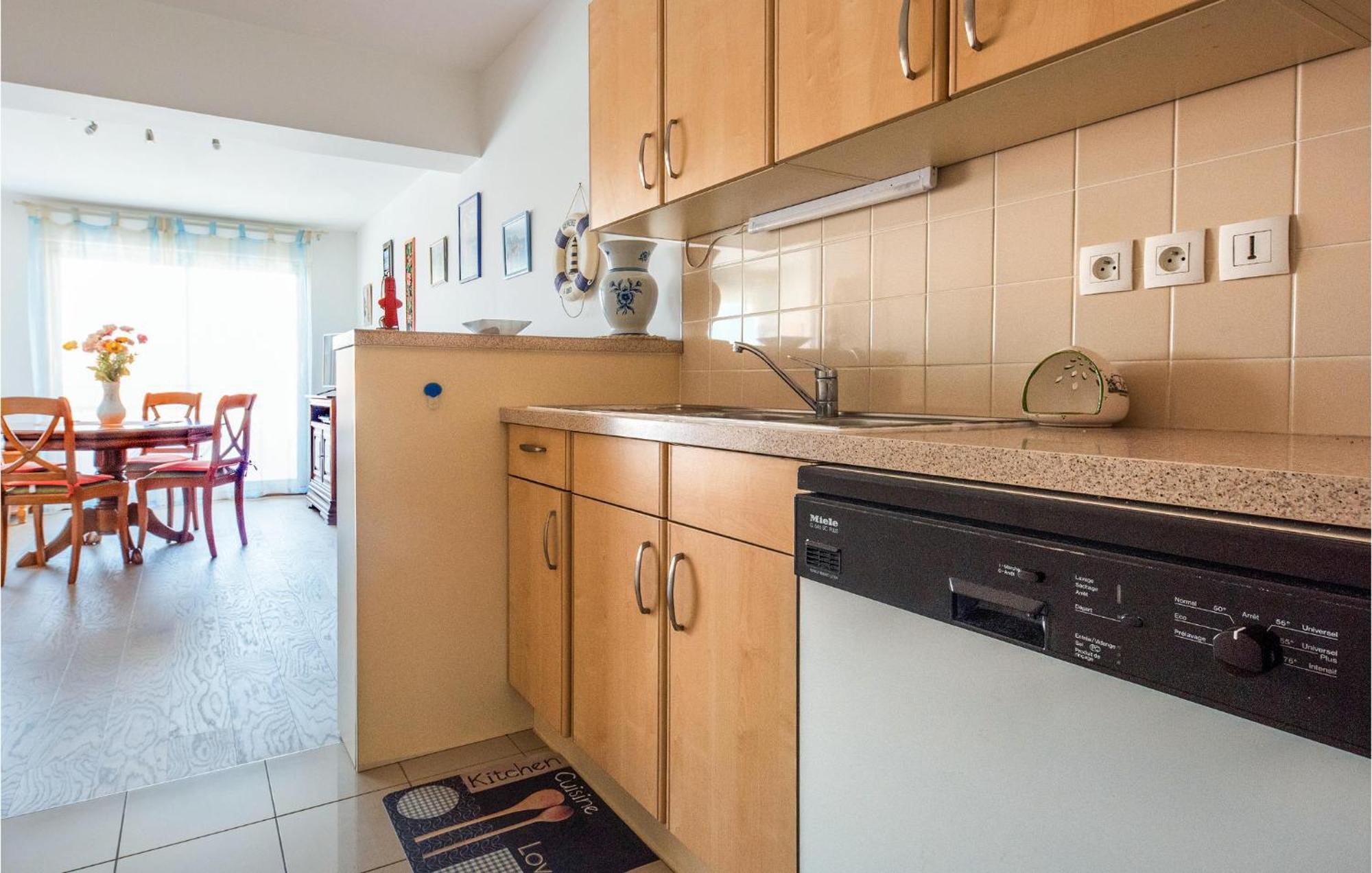 Gorgeous Apartment In Royan With Kitchen Exteriör bild