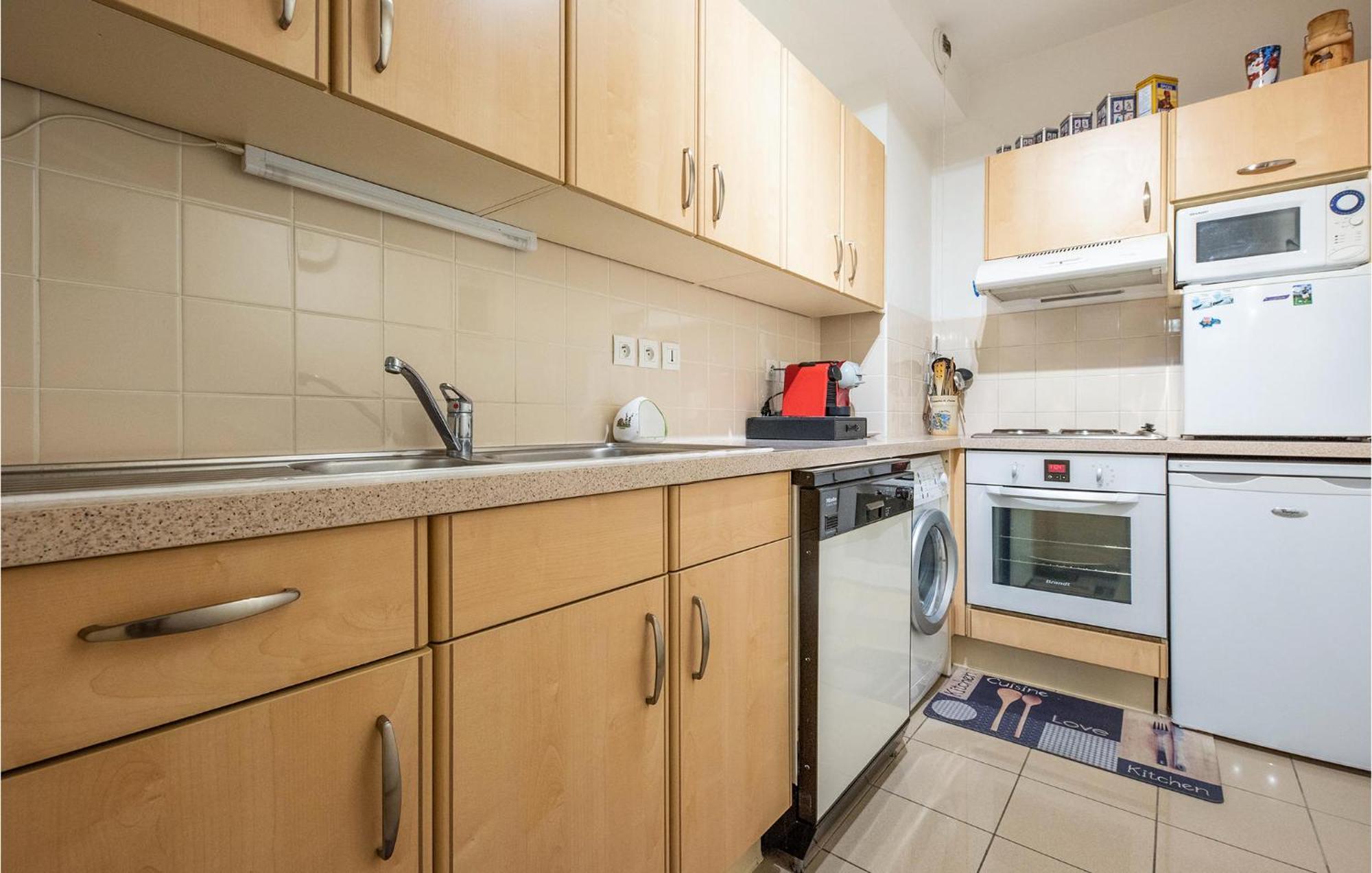 Gorgeous Apartment In Royan With Kitchen Exteriör bild